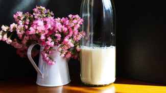 5 Efek Samping Akibat Mengonsumsi Kefir Terlalu Banyak, Apa Saja?