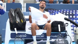 Zverev Berjuang Keras Lewati Babak Kedua Cincinnati Open, Djokovic Muntah Sebelum Kalah