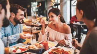 6 Tips Makan di Luar Saat Mengonsumsi GLP-1