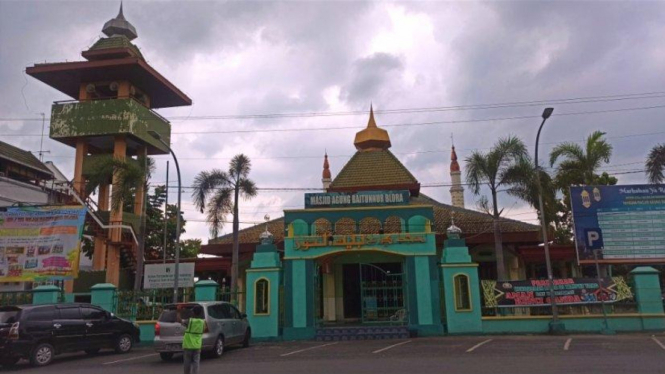 Masjid Agung Baitunnur