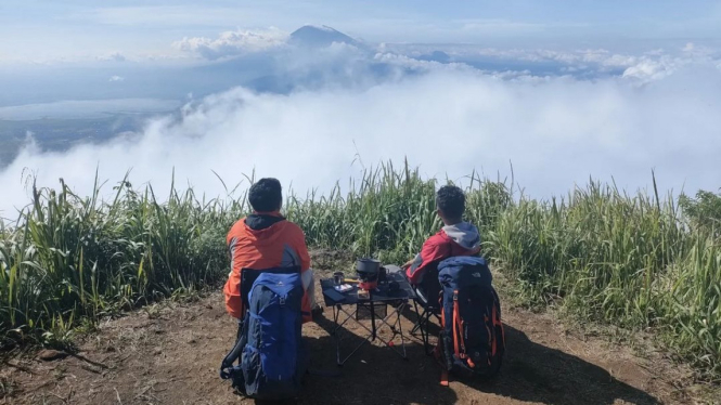 Mendaki Gunung Ungaran Semarang
