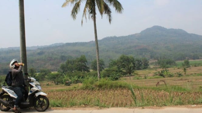 Perjalanan menuju curug cipamangkis