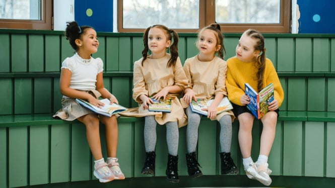 Ilustrasi Anak Belajar