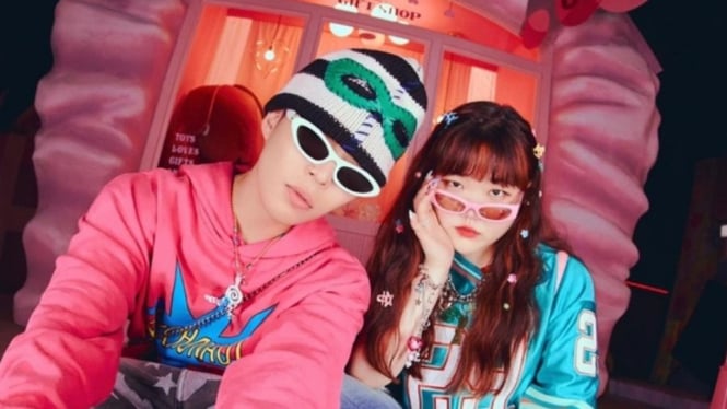 AKMU