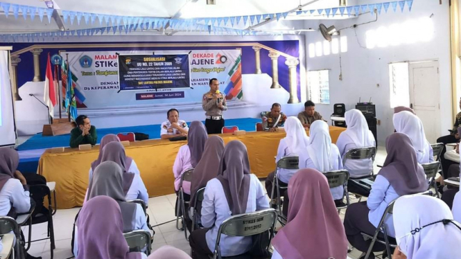 Polres Majene Sosialisasikan Tertib Berlalu Lintas di STIKES