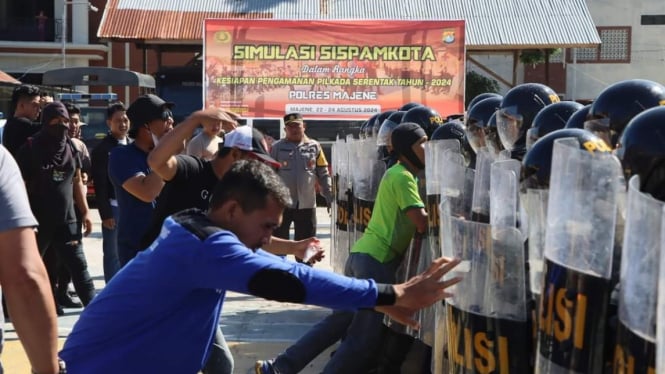 Polres Majene Gelar Simulasi SISPAMKOTA Dalam Menghadapi Pilkada 2024