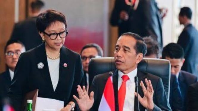 Menlu Retno Marsudi dan Presiden Joko Widodo