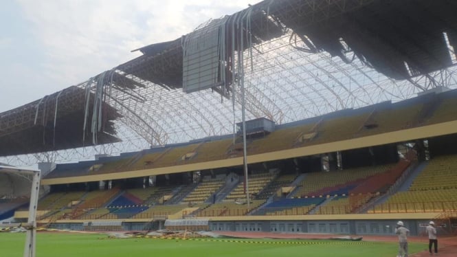 Atap Stadion Wibawa Mukti, Cikarang, Bekasi