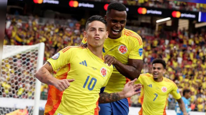 James Rodriguez dan rekannya di timnas Kolombia