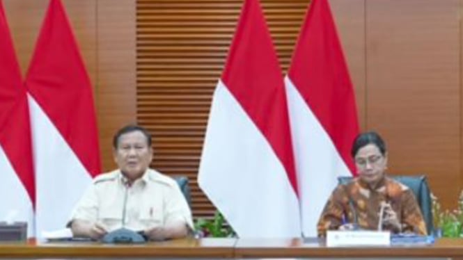 Presiden Prabowo didampingi Menkeu Sri Mulyani, 31 Desember 2024