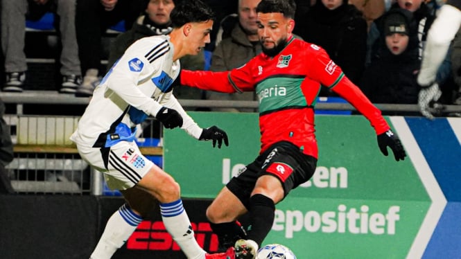 Eliano Reijnders (PEC Zwolle) vs Calvin Verdonk (NEC), Eredivisie