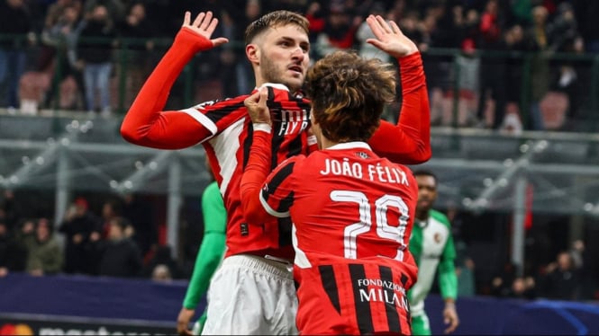 Santiago Giménez dan Joao Felix