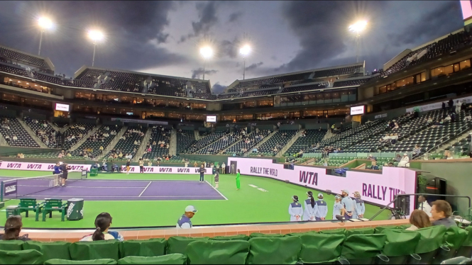 pemandangan indah di dalam stadion 1 Indian Wells Open