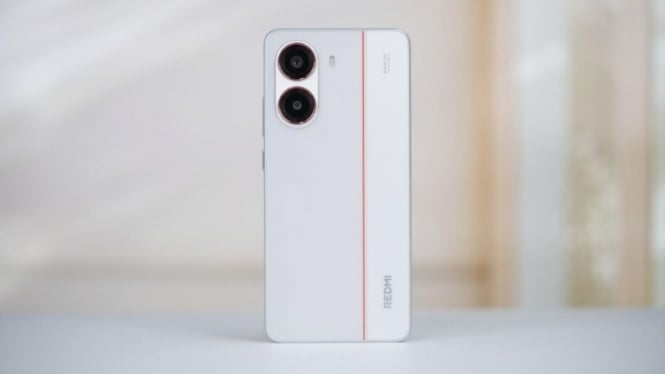 Poco F8