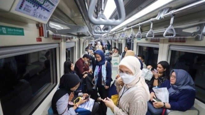 Naik LRT