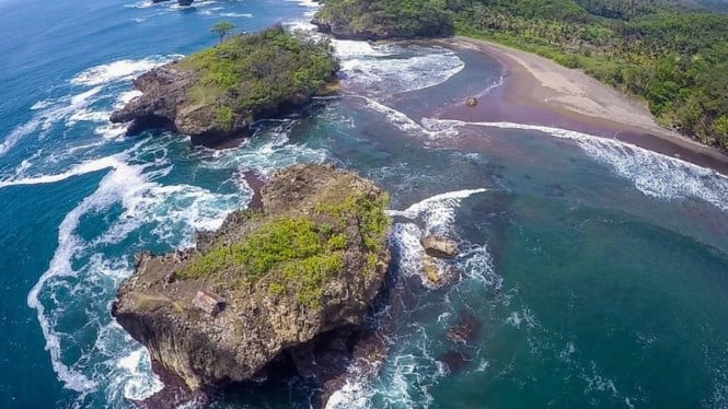 Pantai Madasari
