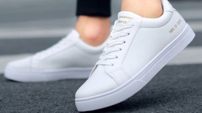 sneaker putih