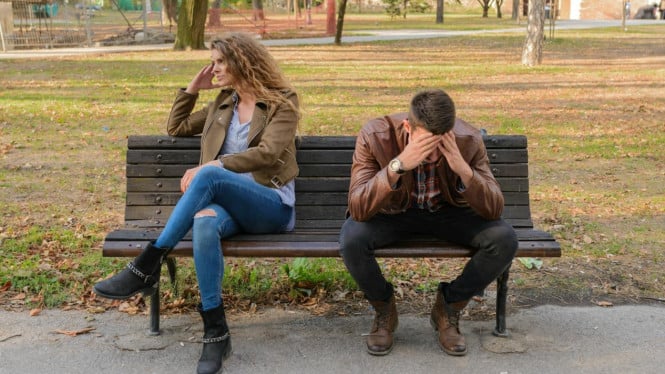 Ilustrasi pasangan berselisih paham