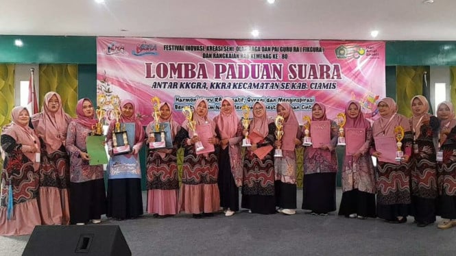 Foto bersama para pemenang lomba pembuatan APE di Fikgura 2025.