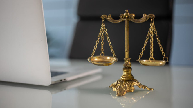 Konstitusi sebagai Fondasi Negara Hukum