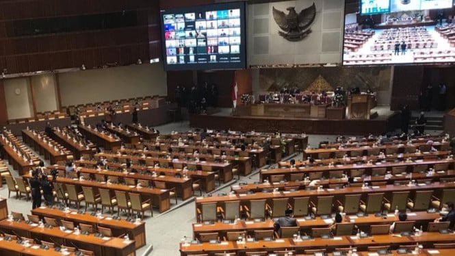 Hukum Lembaga Negara