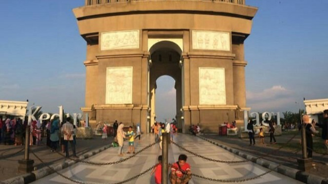 Monumen Simpang Lima Gumul