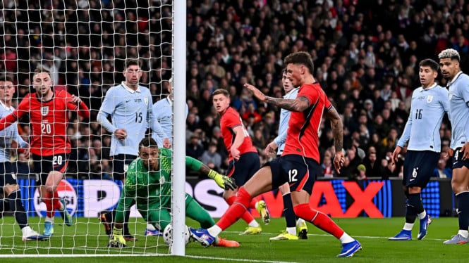 Inggris menyia-nyiakan kemenangan melawan Uruguay.