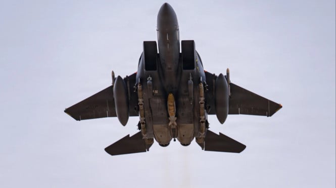 Pesawat tempur F-15E AS