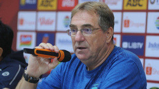 Pelatih Persib Bandung Tuntut Keadilan Soal Draf Jadwal Pertandingan