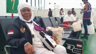 Bikin Haru, Petugas Haji Indonesia Tolak Uang Terima Kasih dari Jemaah
