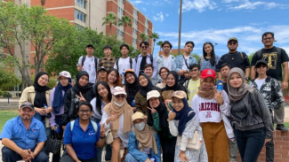Putri Padang Panjang Berbagi Kabar saat Kuliah di Arizona AS