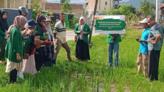 Mahasiswa KKN Unitas Padang Racik Pestisida Berbahan Partalite dan Sabun Colek