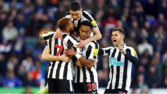 Bantai Leicester City, Newcastle Naik Peringkat Dua