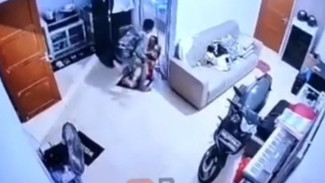 Viral! Perampok bawa Sajam Beraksi di Komplek Randy Mansion Kubu Raya