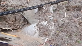 Jenazah Keluar Dari Kubur Akibat Dihantam Longsor