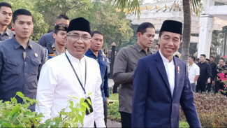 Jokowi Hadiri Apel Hari Santri Ditemani Prabowo, Erick Thohir, dan Menteri Kabinet