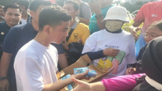 Gibran Rakabuming Raka Evaluasi Aksi Bagi-bagi Susu UHT