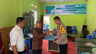 Polres Payakumbuh Serahkan Bantuan Kepada Warga Yang Terdampak Bencana di Payakumbuh