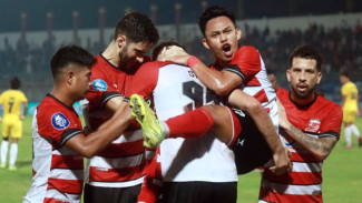 Madura United Raih Kemenangan Dramatis atas Persik Kediri dalam Derbi Jatim