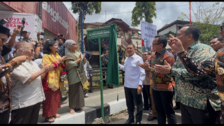 Menteri Kebudayaan Fadli Zon Resmikan Jalan Haji Usmar Ismail di Bukittinggi