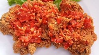 Fenomena Ayam Geprek: Pedasnya Nagih, Gurihnya Bikin Ketagihan