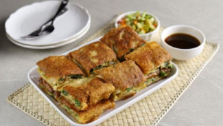 Martabak Mesir: Sensasi Gurih Rempah Dalam Balutan Kulit Tipis Nan Krispi