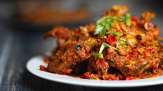 Menelusuri Sejarah Ayam Rica-Rica, Jejak Pedas Dari Utara
