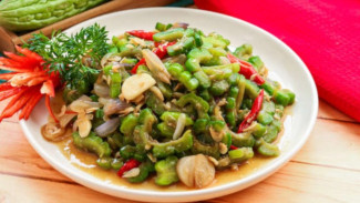 Pahitnya Menantang, Sedapnya Nagih: Menggali Kelezatan Tumis Pare