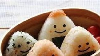 Nasi Kepal Onigiri: Bekal Praktis dan Bergizi untuk Semangat Sekolah Si Kecil