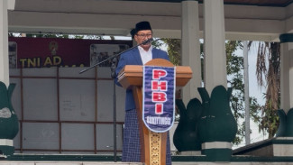 Ribuan Warga Bukittinggi Tunaikan Salat Idul Adha di Lapangan Wirabraja, 999 Ekor Sapi Siap Dikurbankan