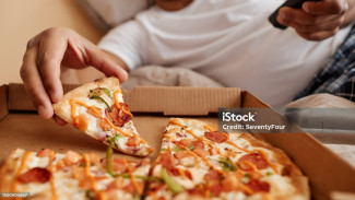 Sadar Nggak Sadar, Kamu 'Rebahan' Sampai Sakit: Mengapa Gaya Hidup Sedentary Jadi Bom Waktu Kesehatan Gen Z
