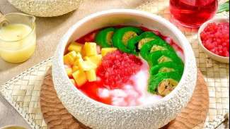 Es Pisang Ijo: Kekuatan Tradisi, Peluang Bisnis Kuliner Kekinian yang Menjanjikan!