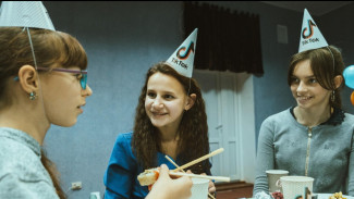Scroll TikTok Dibayar? Intip Jurus Gen Z Ubah Hobi Jadi Cuan Digital