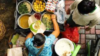 Nasi Tepeng: Hidangan Sarapan Khas Gianyar yang Kaya Rasa